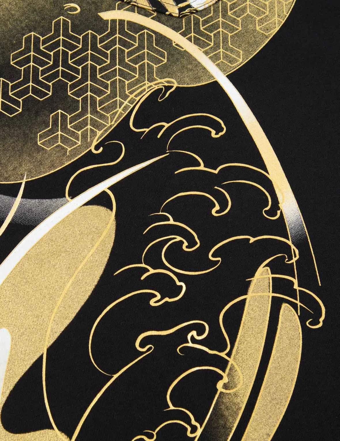 Multi-Pocket Foil-Print T-Shirt