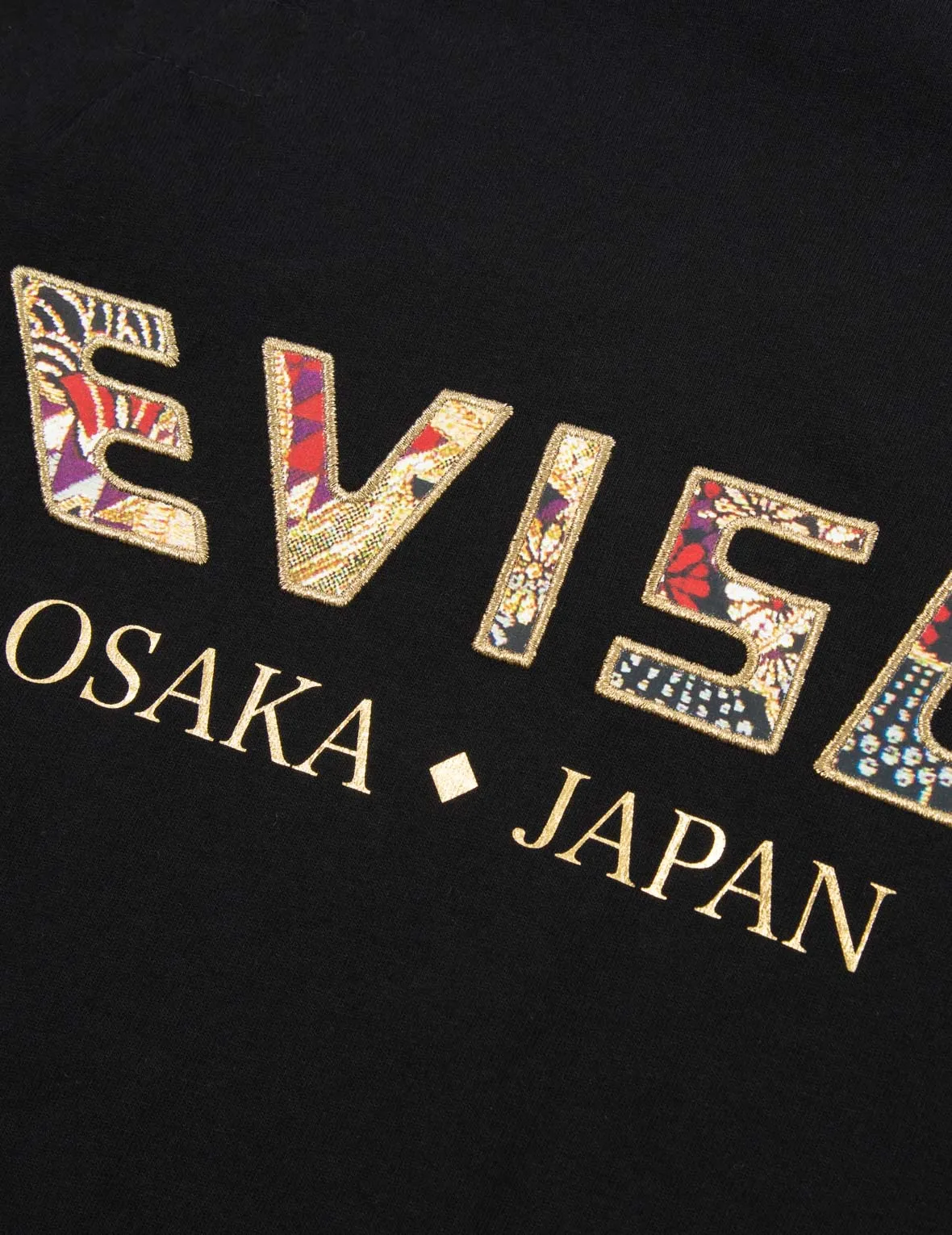 Multi-Pocket Foil-Print T-Shirt