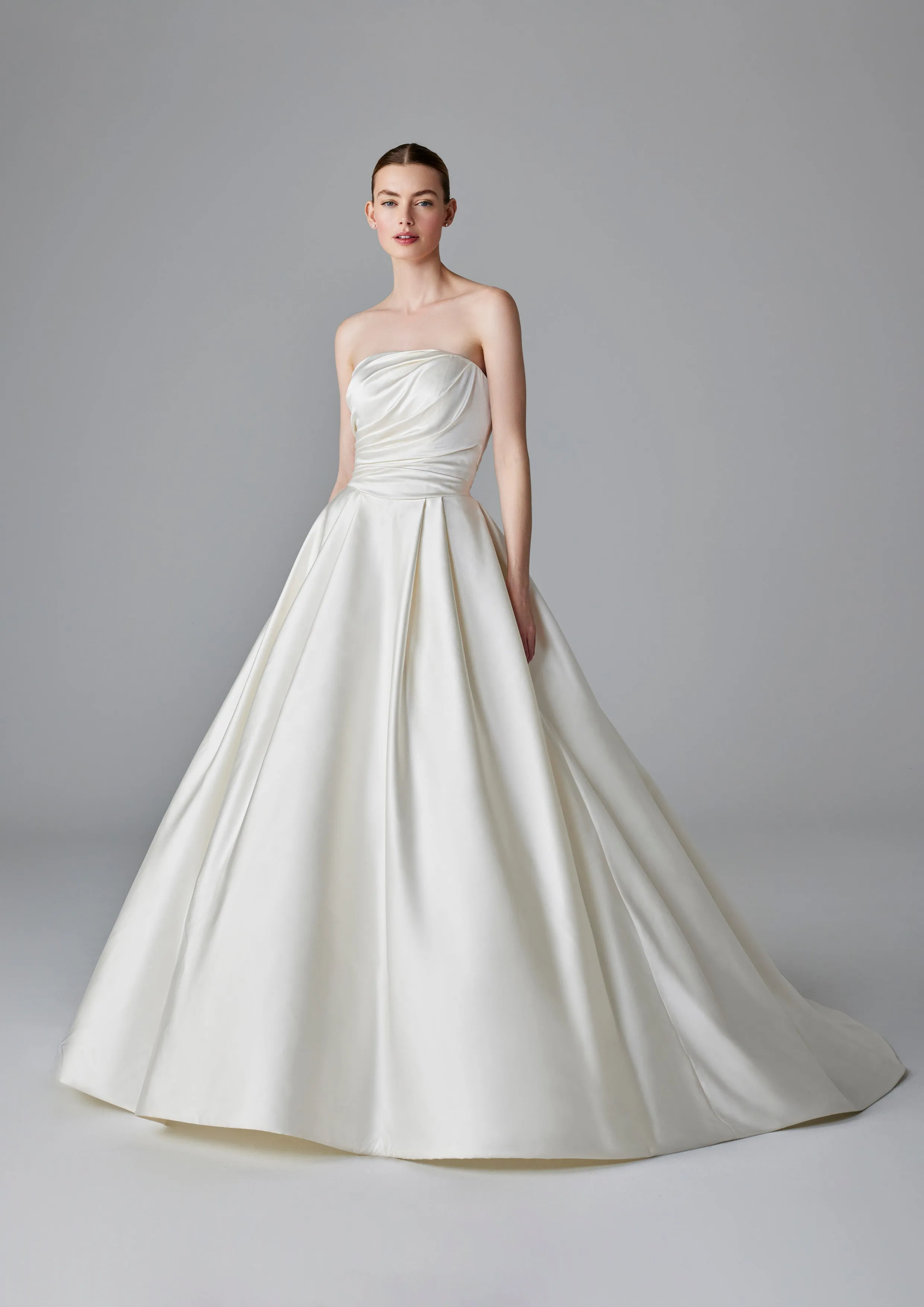 Pronovias: Kristin