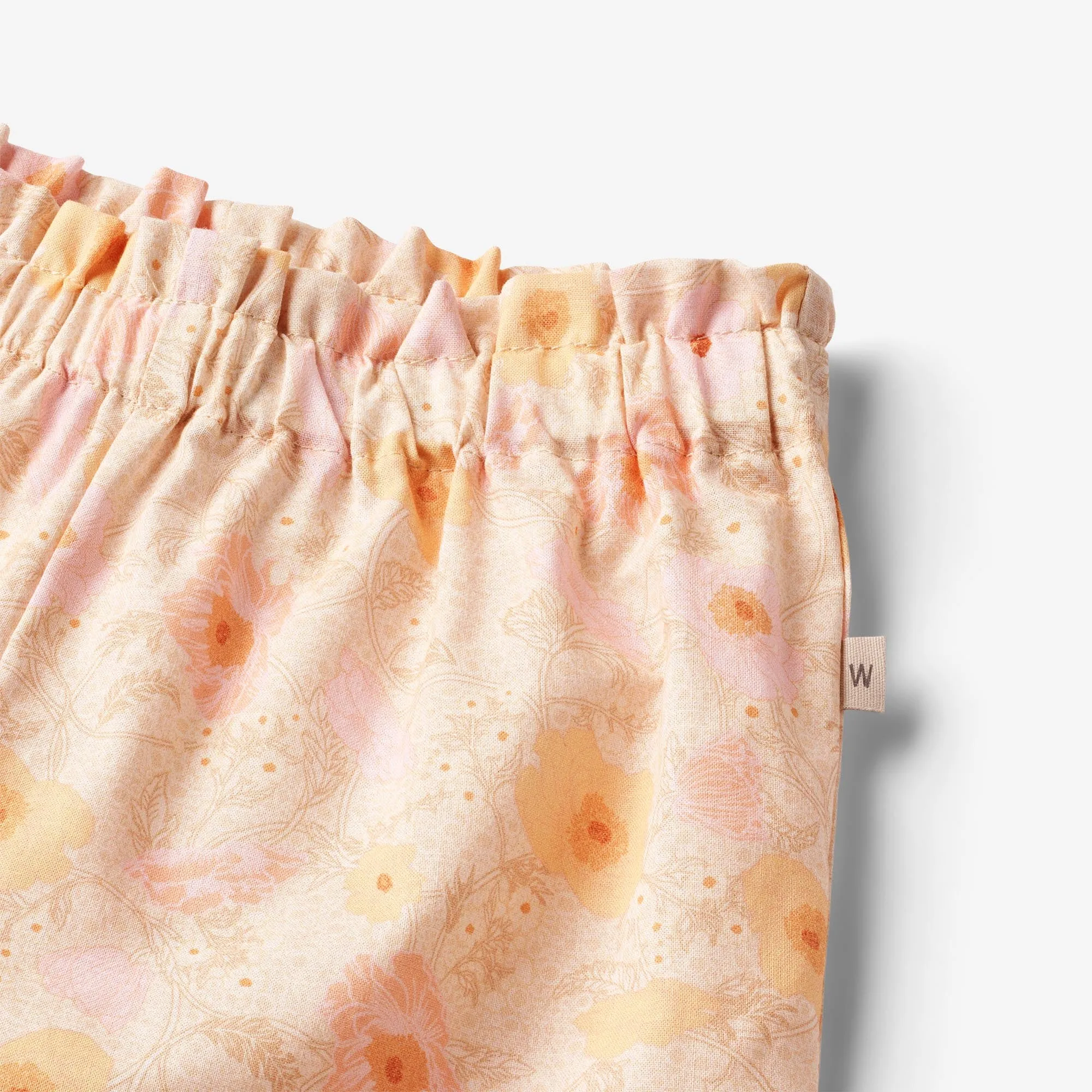 Shorts Silja - alabaster flower bobbles