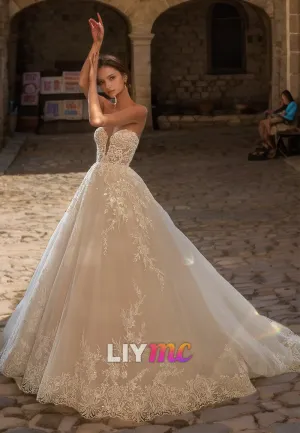 Sweetheart Strapless Lace Appliques Tulle Ball Gown Wedding Dress