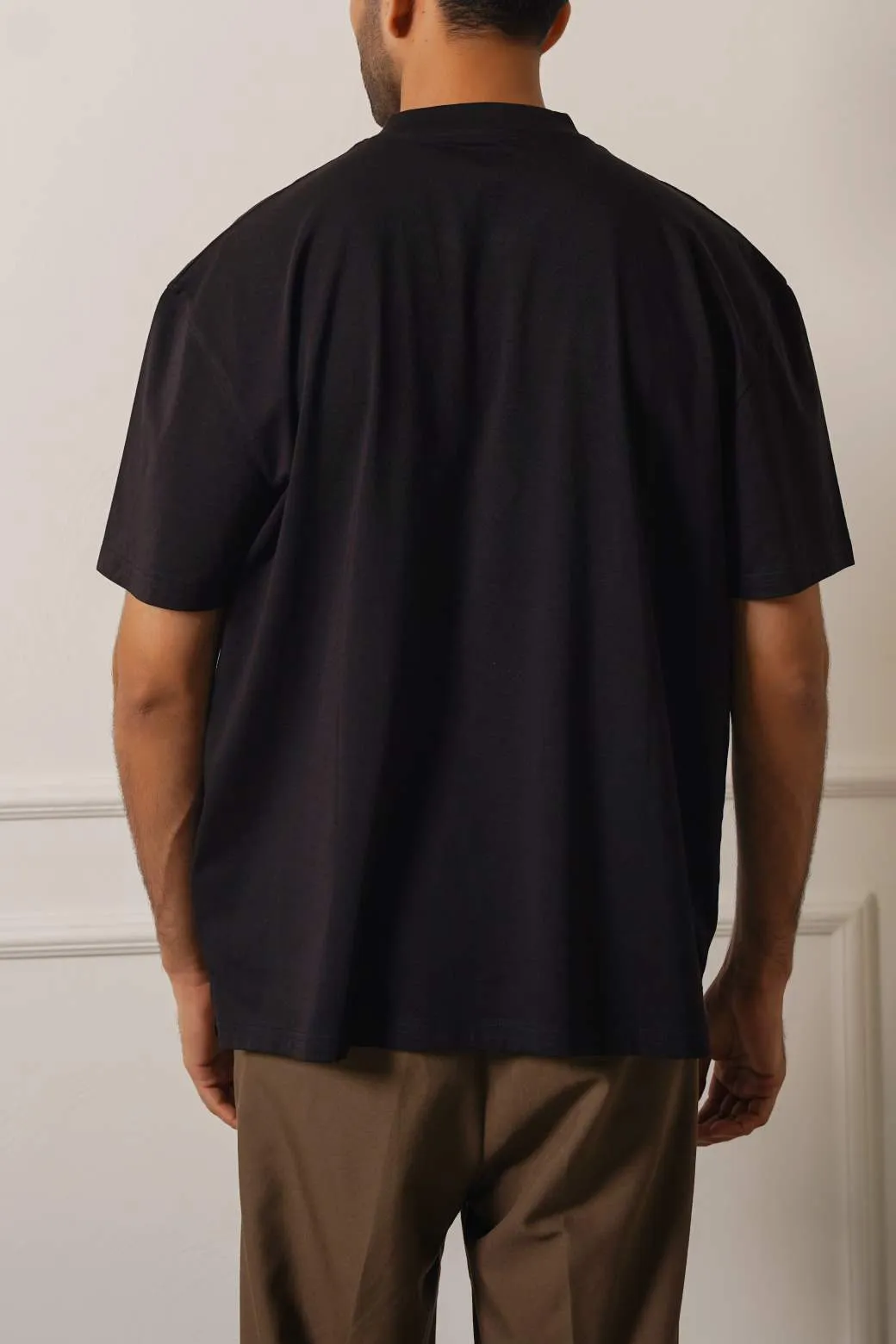 V-NECK TEE